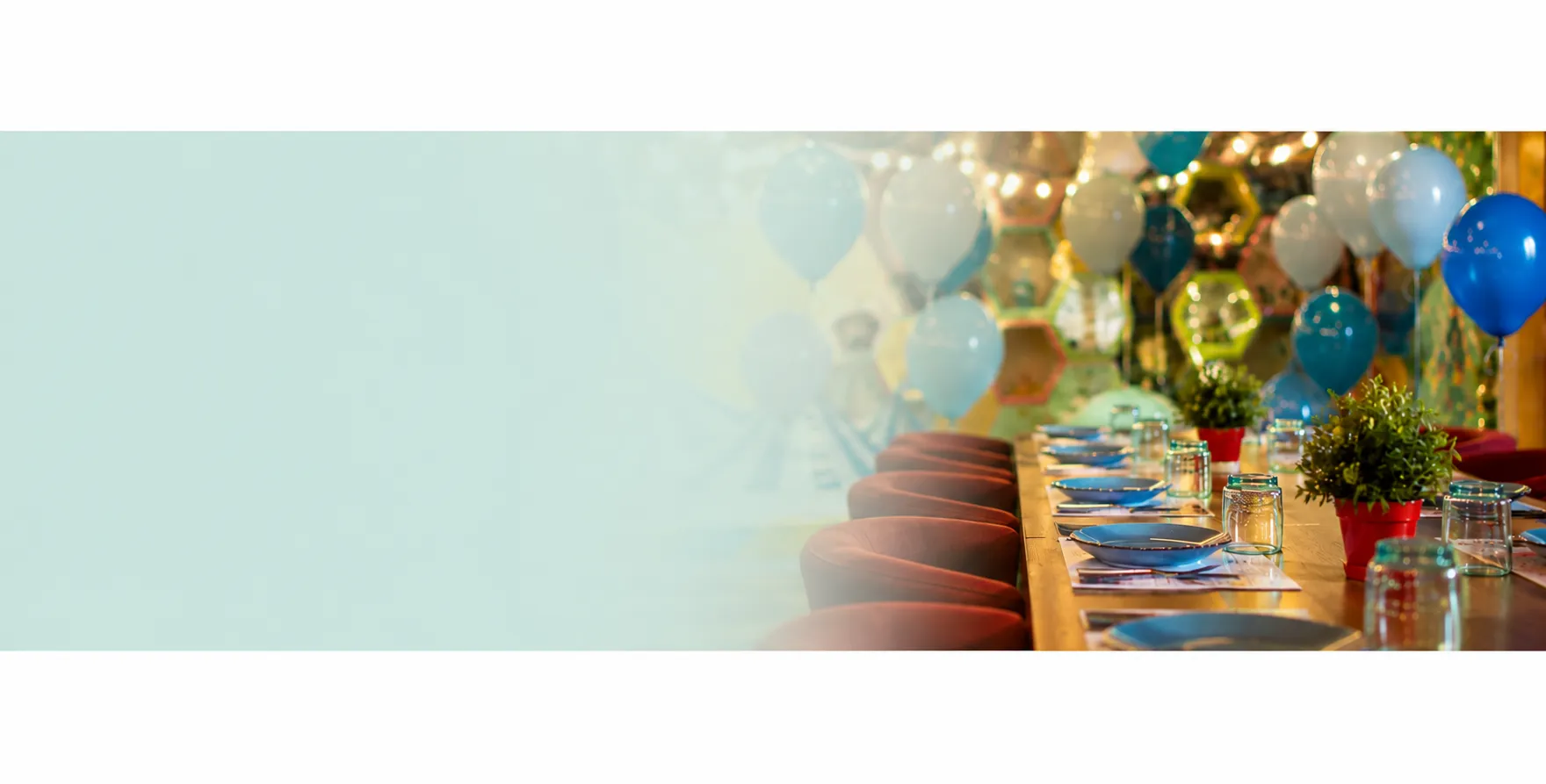 Petrecere KLANkids Carnaval — masă festivă cu baloane