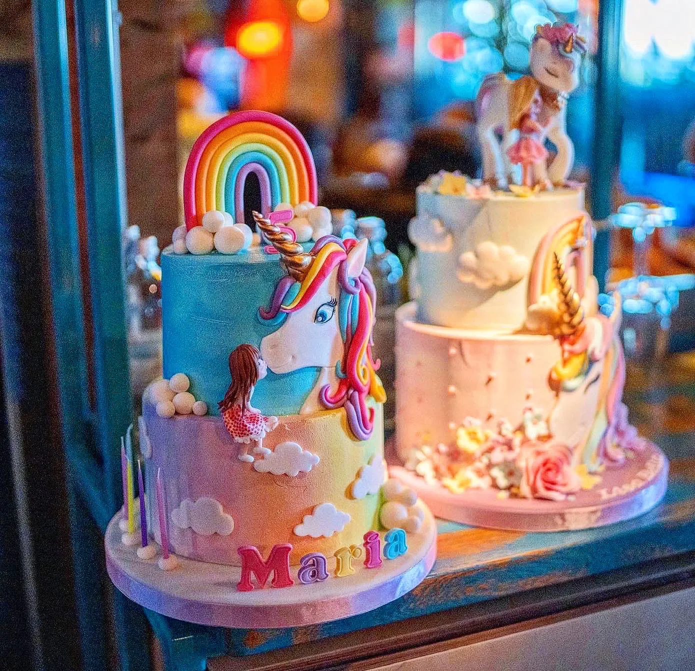 Torturi aniversare cu unicorni și curcubeu la KLANkids